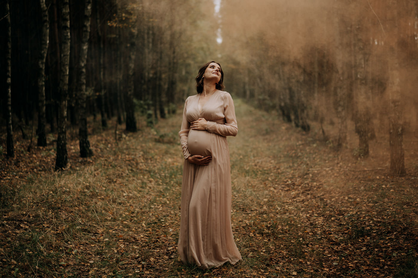 sesja ciążowa w lesie